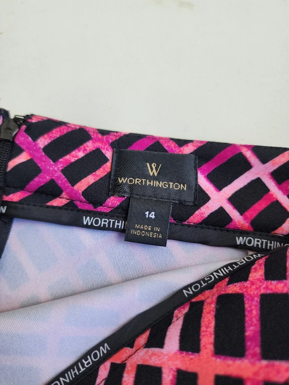 NWT Worthington Exposed-Zip Print Envelope Skirt Coral Pink Black Stretch Sz 14